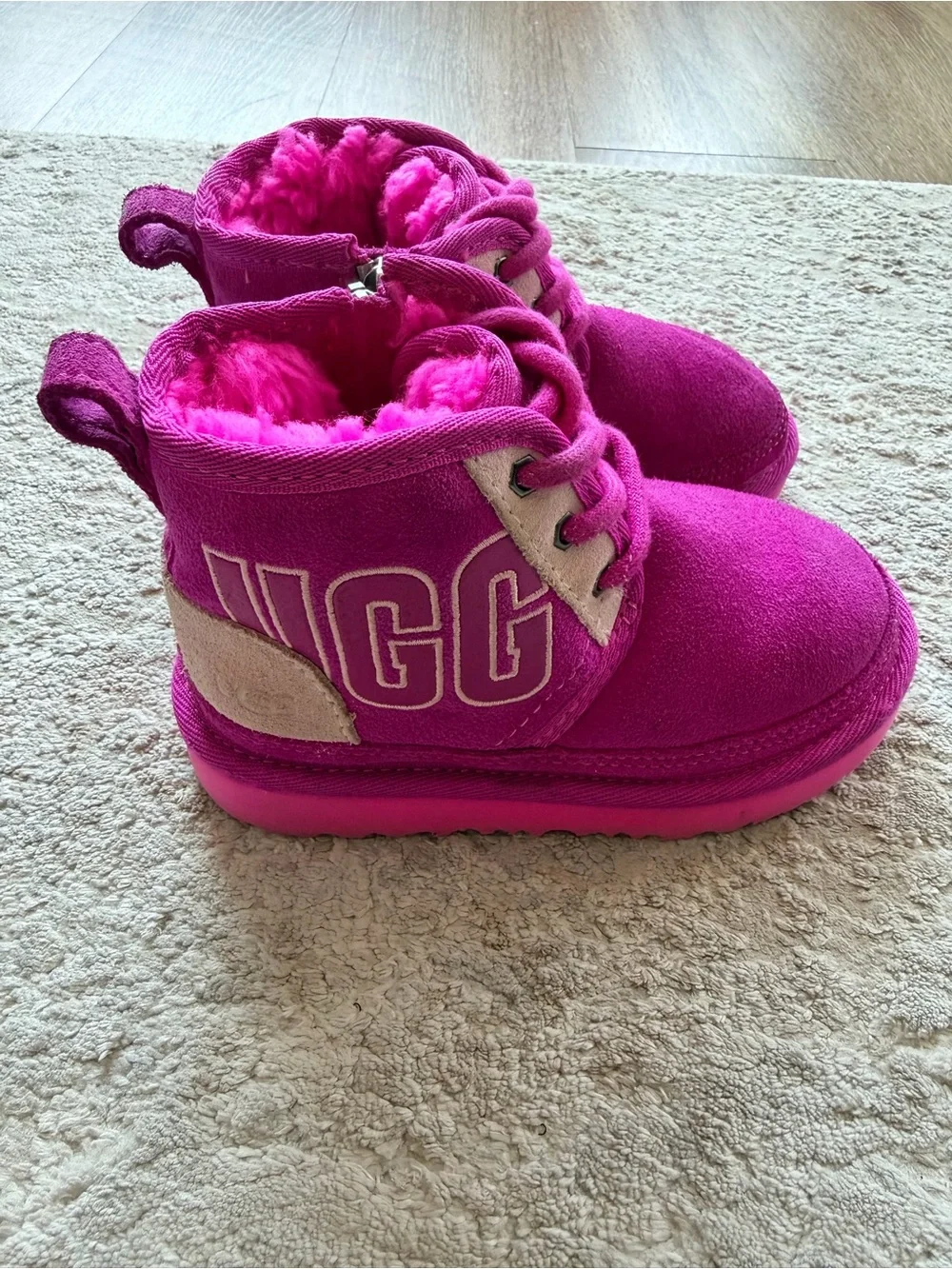 UGG Neumel Graphic Outline Toddler Boots Pink Sz 9
